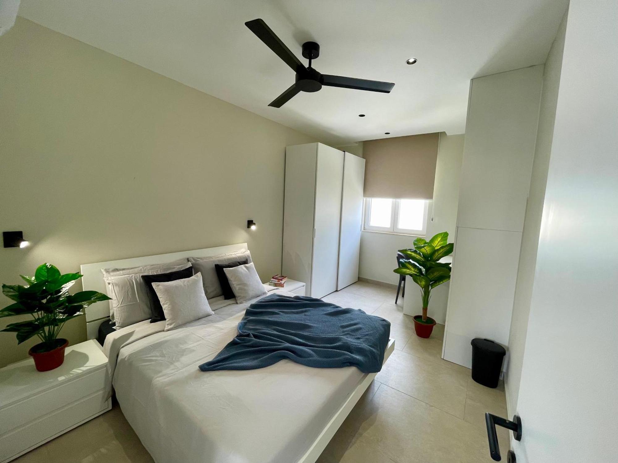Bugibba Square Seafront Lux Apartments By Holi 圣保罗湾城 外观 照片